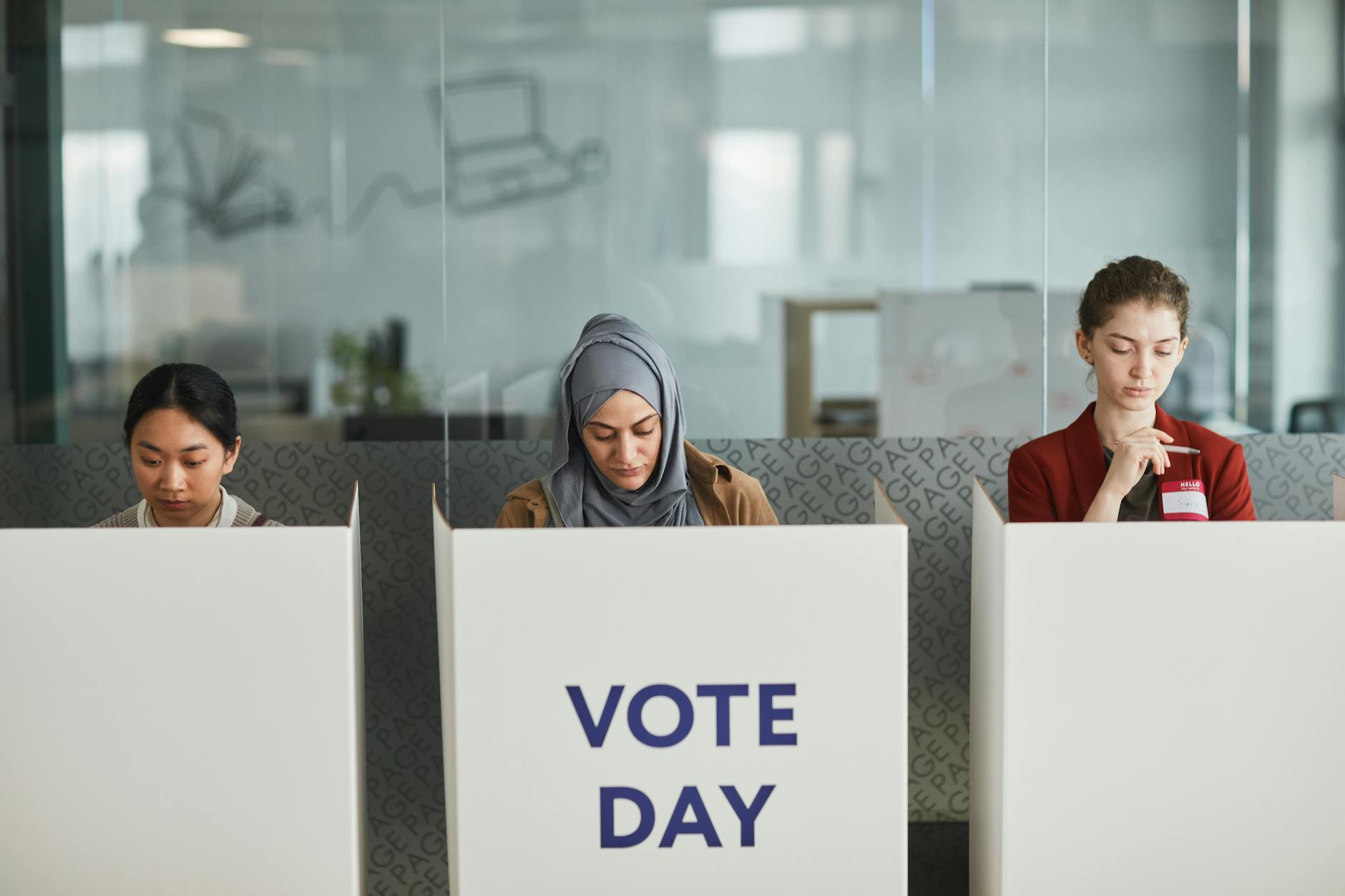 women doing voting